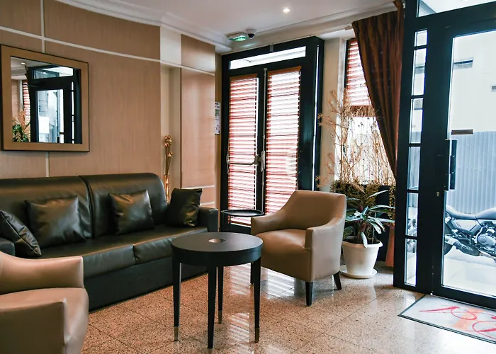 Des Deux Avenues Otel