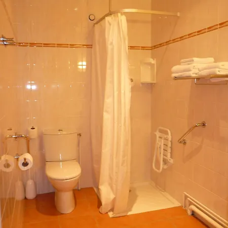 Hotel Des Deux Avenues 3*