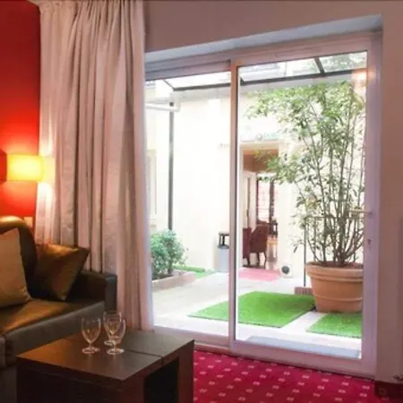 Des Deux Avenues Hotel 3*