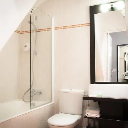 ホテル デ ドゥー ザベニュー 3*