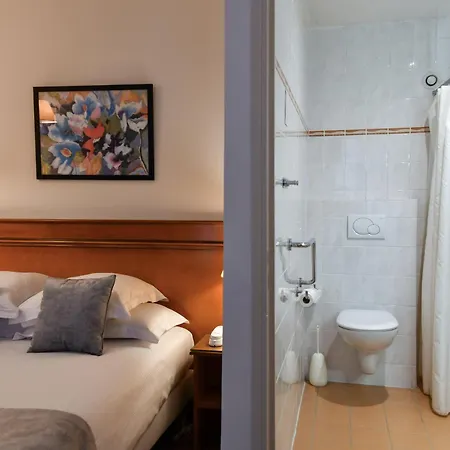 デ ドゥー ザベニュー ホテル パリ