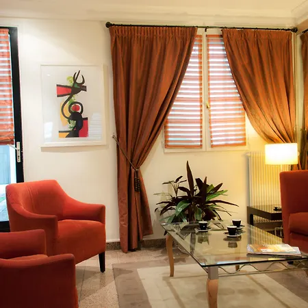 Des Deux Avenues 3* París