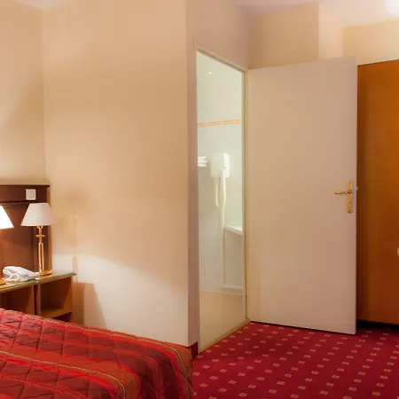 デ ドゥー ザベニュー ホテル パリ