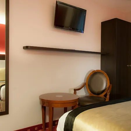 デ ドゥー ザベニュー ホテル 3*