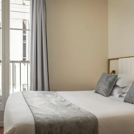 ホテル デ ドゥー ザベニュー