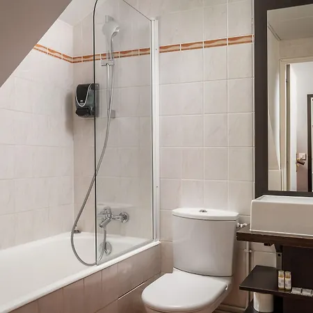 ホテル デ ドゥー ザベニュー パリ