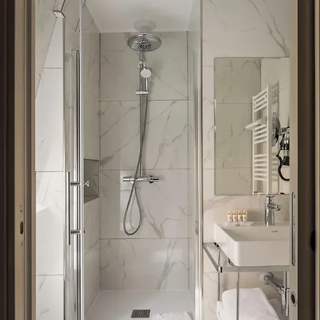 デ ドゥー ザベニュー ホテル 3*