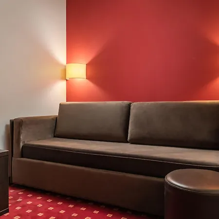 デ ドゥー ザベニュー ホテル 3*