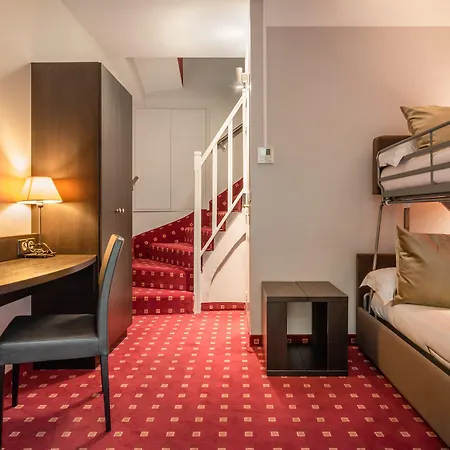 Des Deux Avenues Hotel París