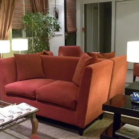 ホテル デ ドゥー ザベニュー 3*