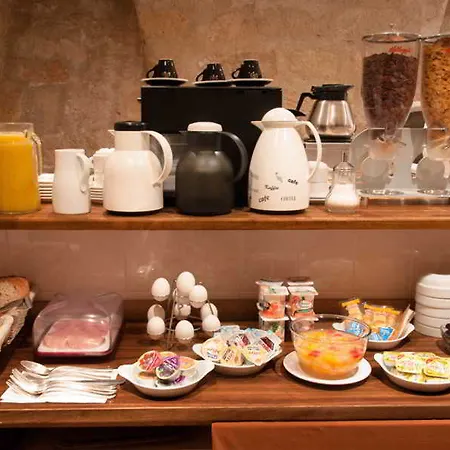 デ ドゥー ザベニュー ホテル