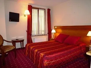 Des Deux Avenues Hotel