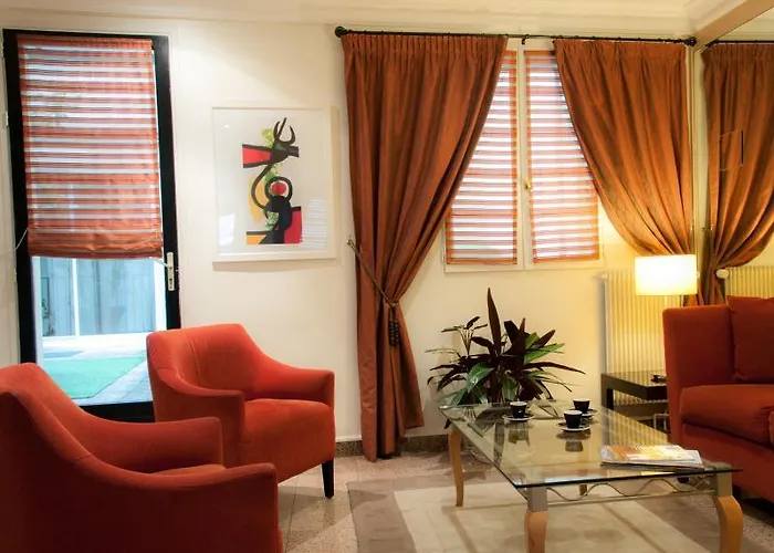 デ ドゥー ザベニュー ホテル 3*