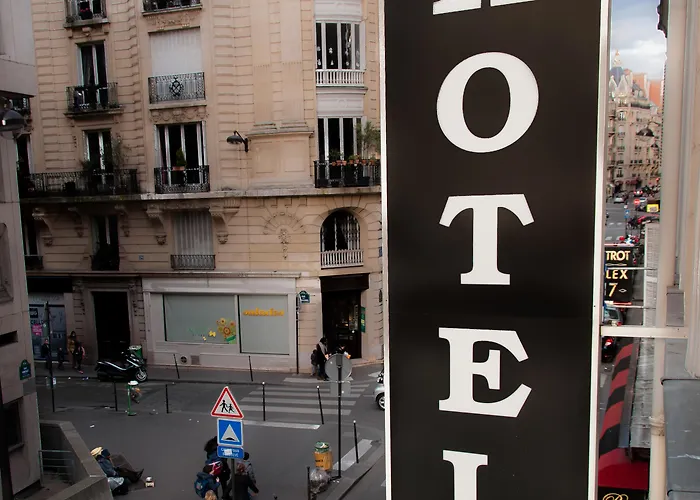 デ ドゥー ザベニュー ホテル 3*