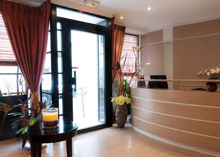 デ ドゥー ザベニュー ホテル パリ