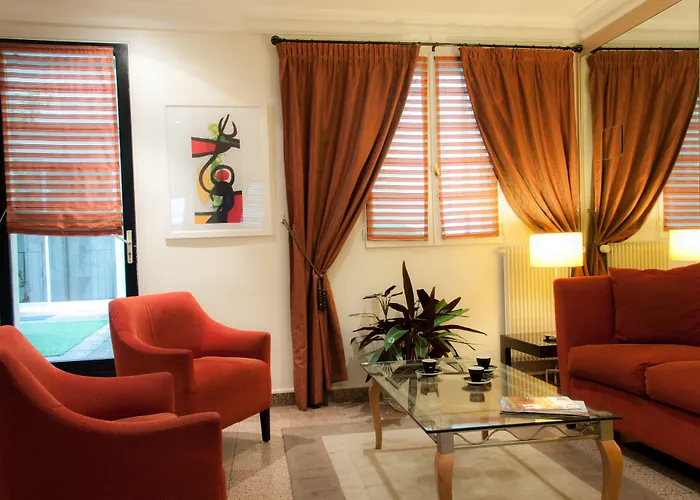 デ ドゥー ザベニュー 3* パリ