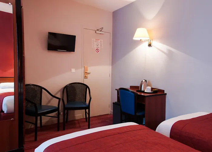 ホテル デ ドゥー ザベニュー パリ