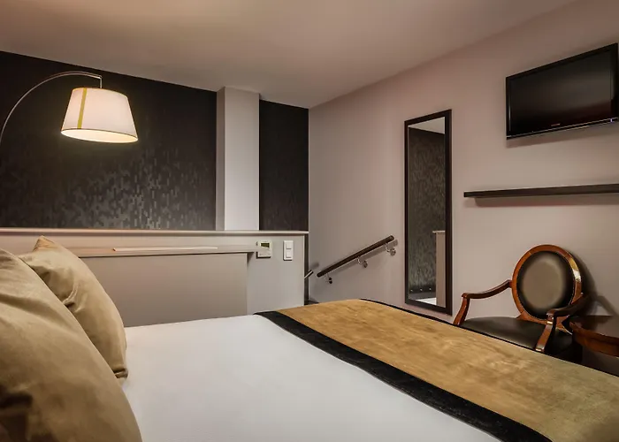 デ ドゥー ザベニュー パリ